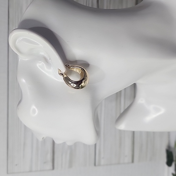 18k Gold Filled Basket Hollow Hoop Earrings New - Picture 5 of 7